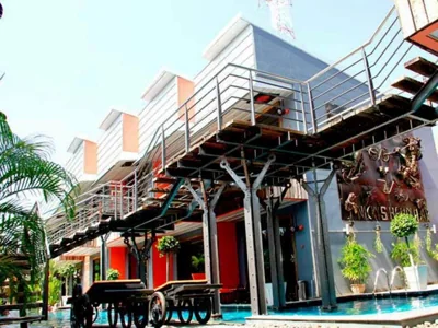 Nicky's Handlebar Patong – 사진 9